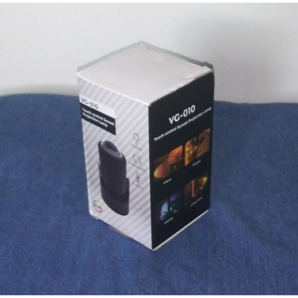 NEW in BOX Sunset Projection Lamp Blinky Halloween USB LED Decor 360 degree cute - Picture 5 of 8